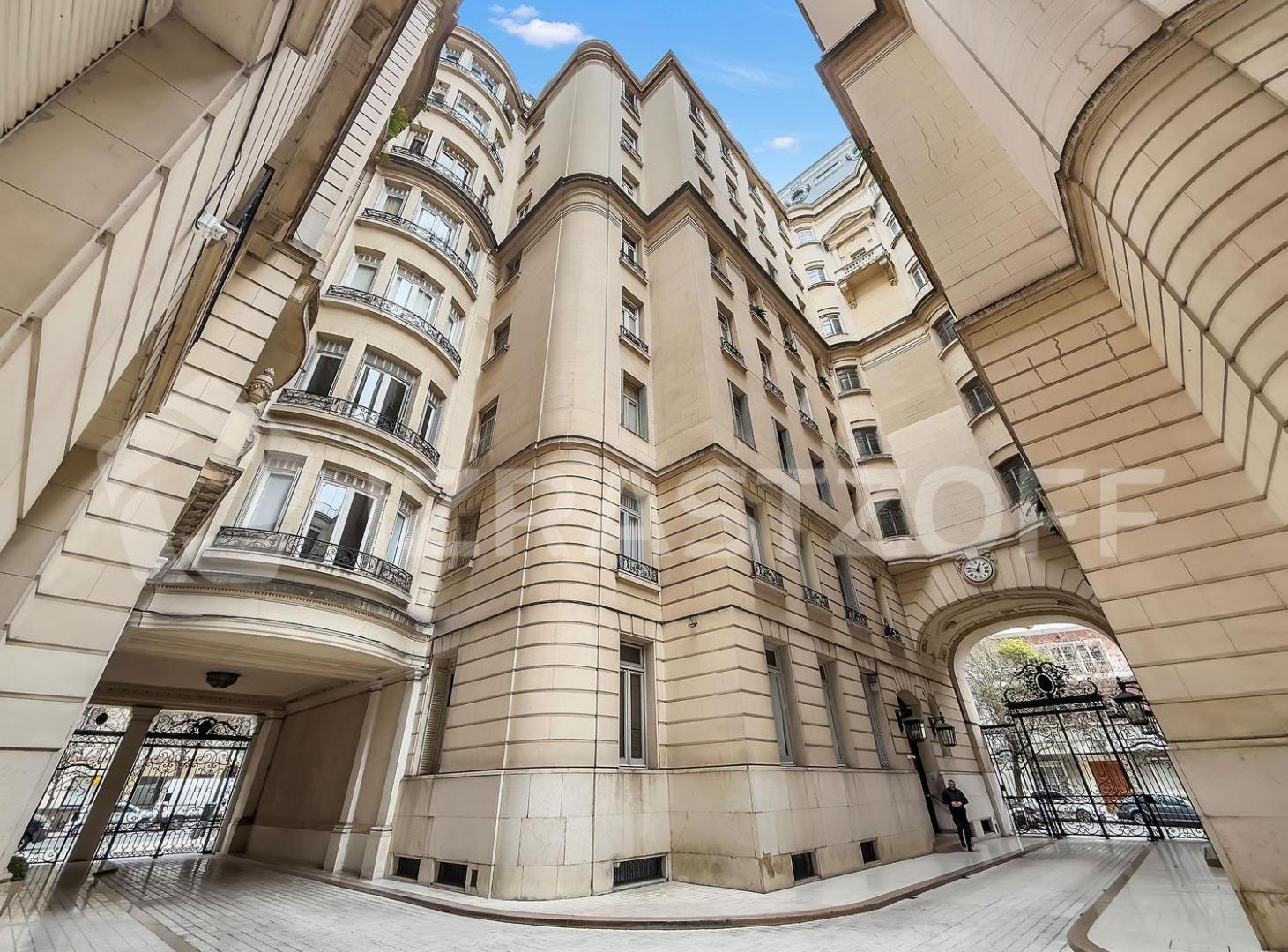 Foto de Departamento en venta en Palacio Estrugamou 3 dormitorios Retiro, imagen 1
