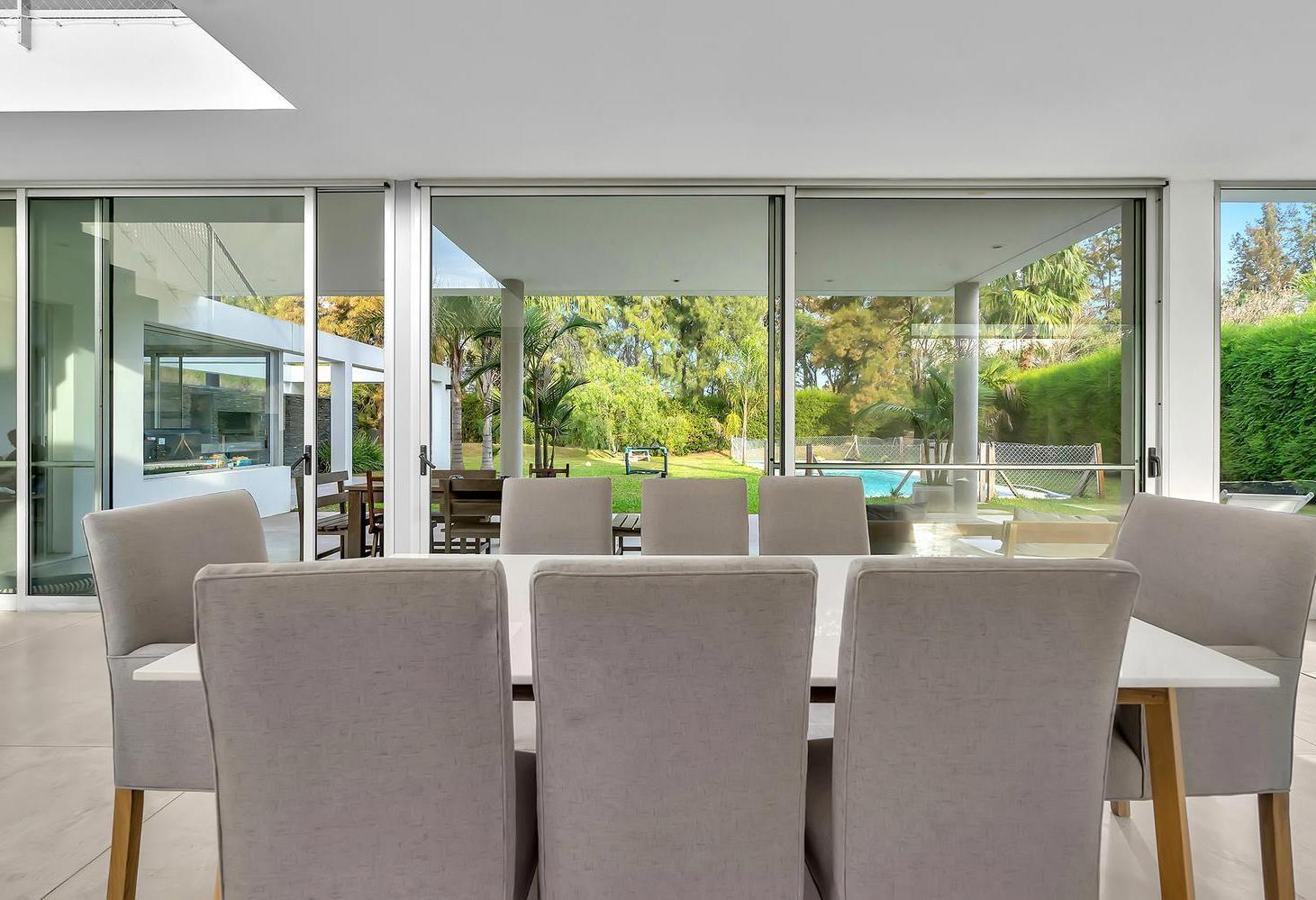 Foto de Casa en venta y alquiler con 3 dormitorios en El Encuentro. Moderna y, imagen 3