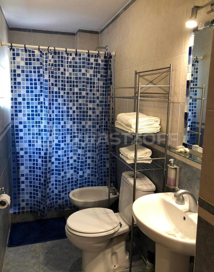 Foto de Alquiler anual/semestral Monoambiente amoblado 50m2, cochera - centro, imagen 2
