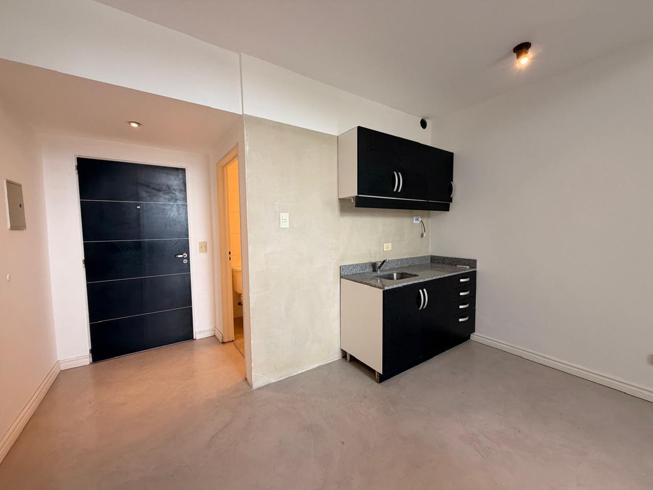 Foto de Departamento en VENTA en segundo piso con gran orientación - Ayres Vila, imagen 1