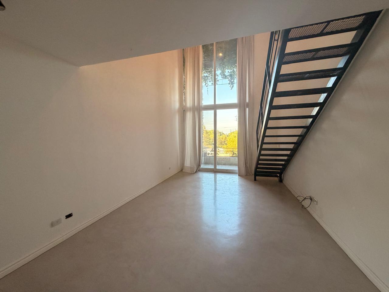 Foto de Departamento en VENTA en segundo piso con gran orientación - Ayres Vila, imagen 1