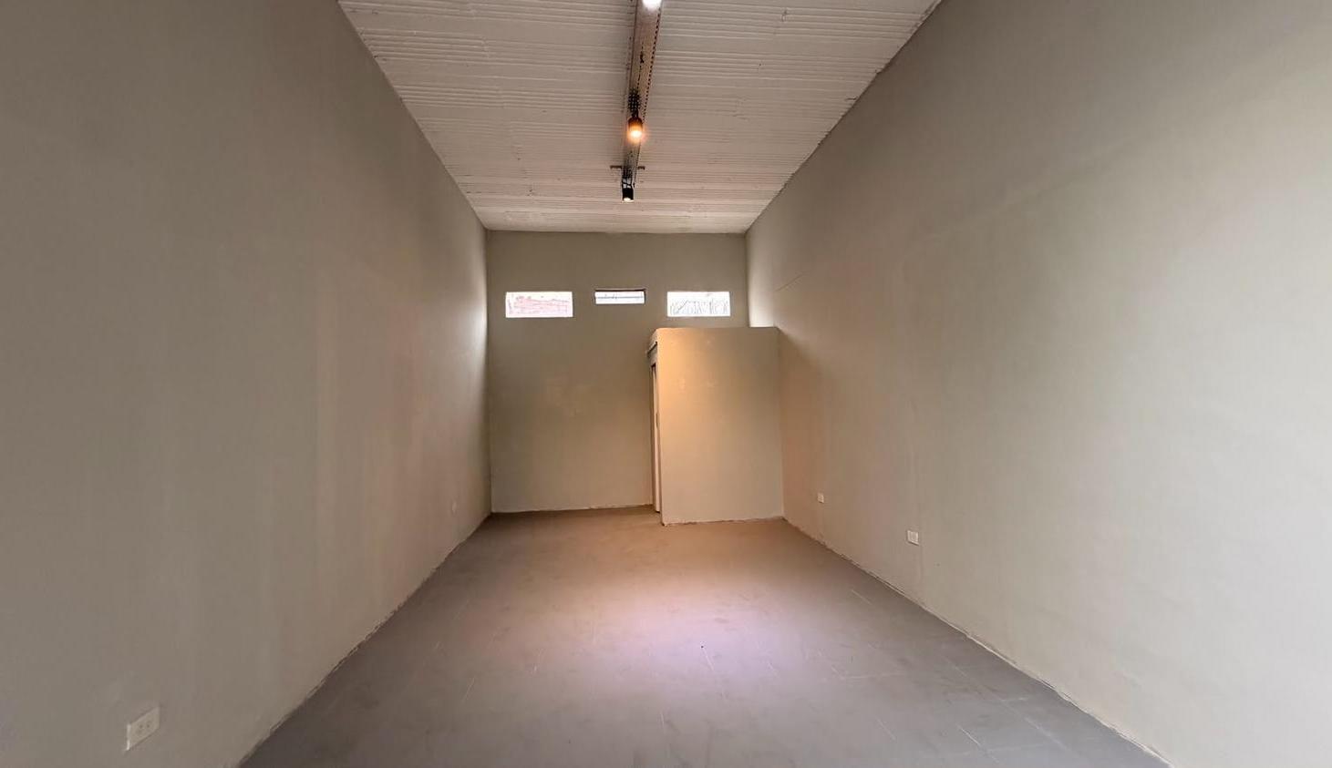 Foto de Local comercial sobre colectora, imagen 2