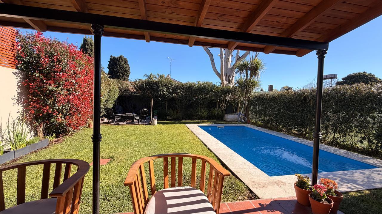 Foto de Casa en venta con piscina en barrio cerrado sin expensas, imagen 1