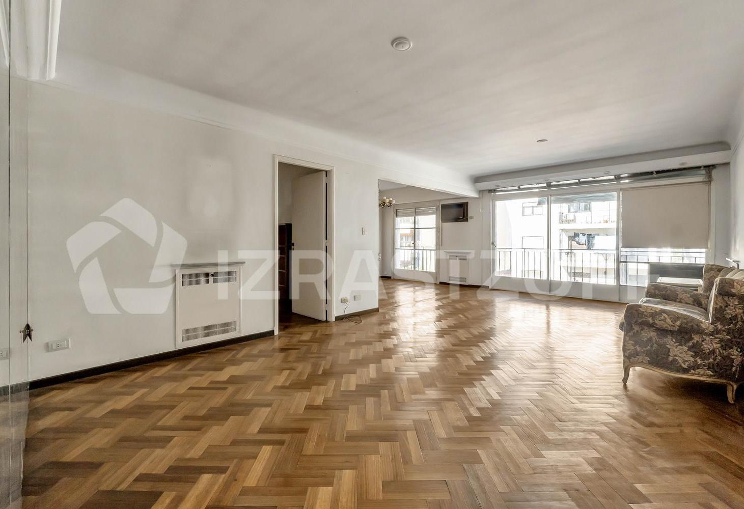 Foto de Venta Departamento de 3 Ambientes con Cochera y Balcón en Belgrano, imagen 1