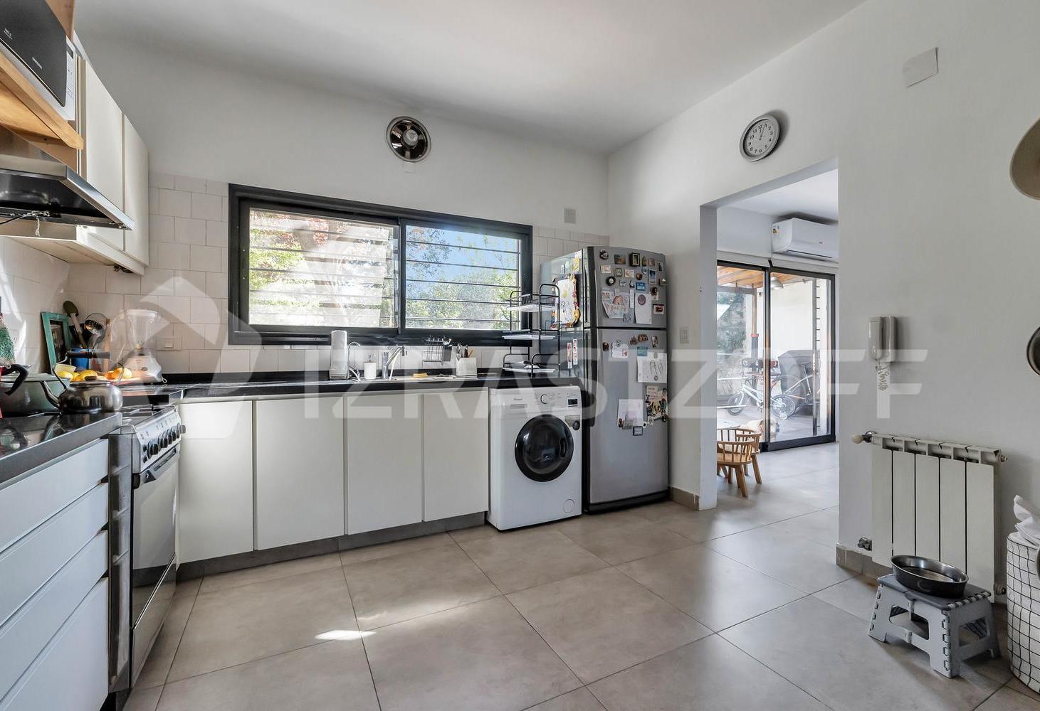 Foto de Venta Casa Reciclada a nuevo, 4 amb, c/escritorio/jardin - zona, imagen 5
