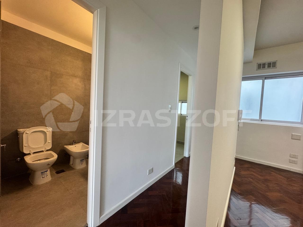 Foto de VENTA OFICINA COMERCIAL REFACCIONADA TOTAL - SAN NICOLAS A MTS AV, imagen 4