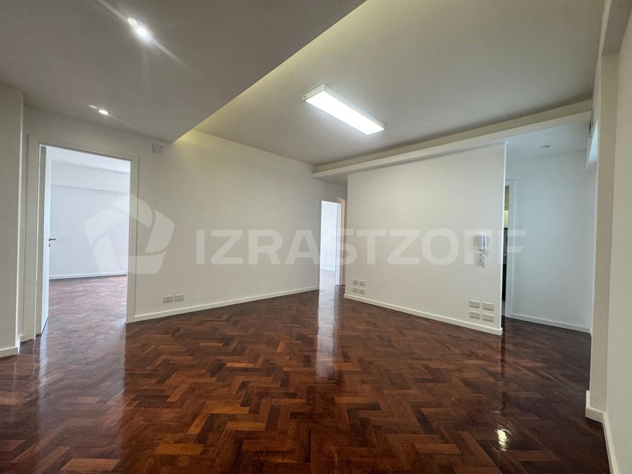 Foto de VENTA OFICINA COMERCIAL REFACCIONADA TOTAL - SAN NICOLAS A MTS AV, imagen 1