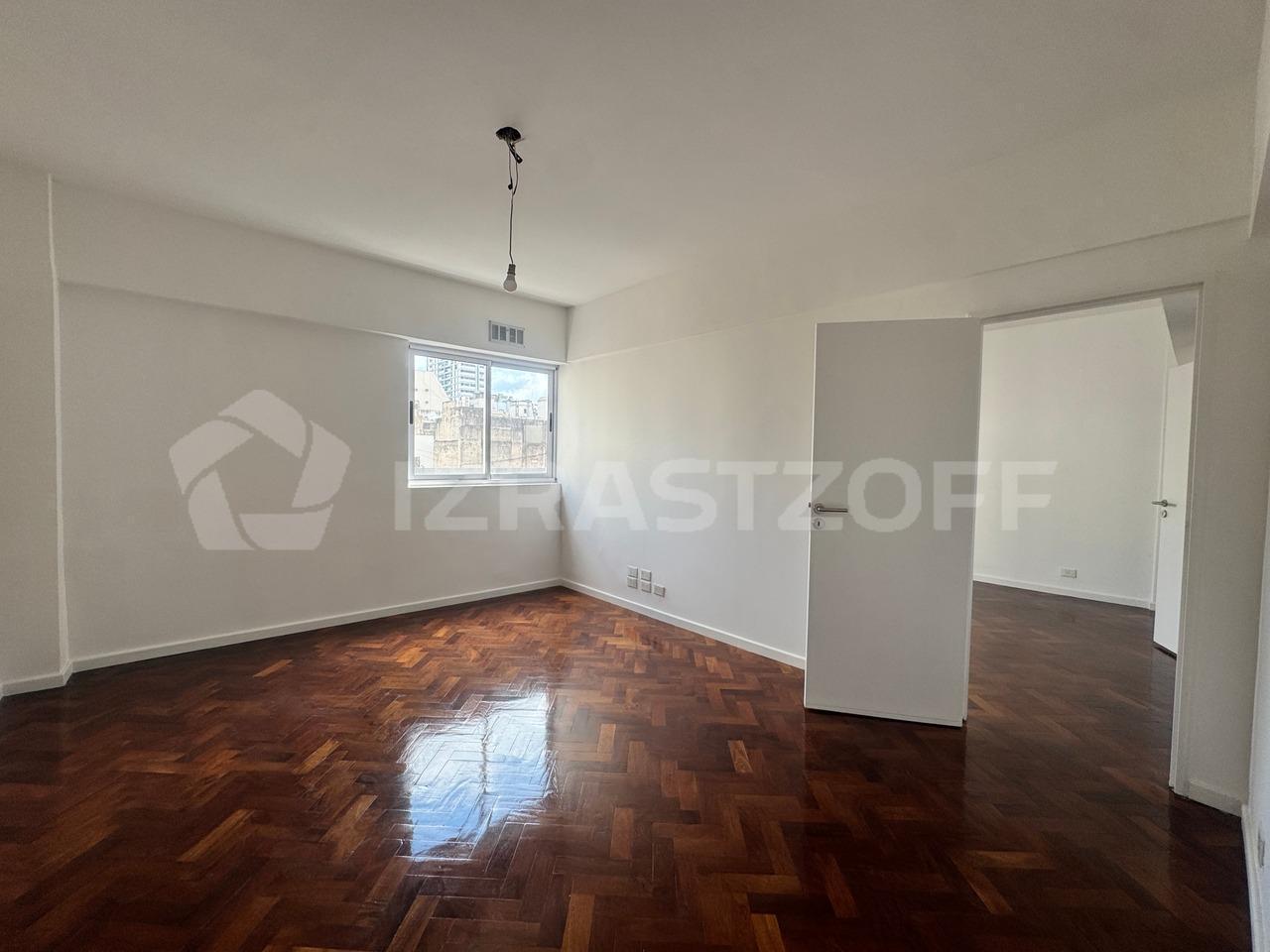 Foto de VENTA OFICINA COMERCIAL REFACCIONADA TOTAL - SAN NICOLAS A MTS AV, imagen 2
