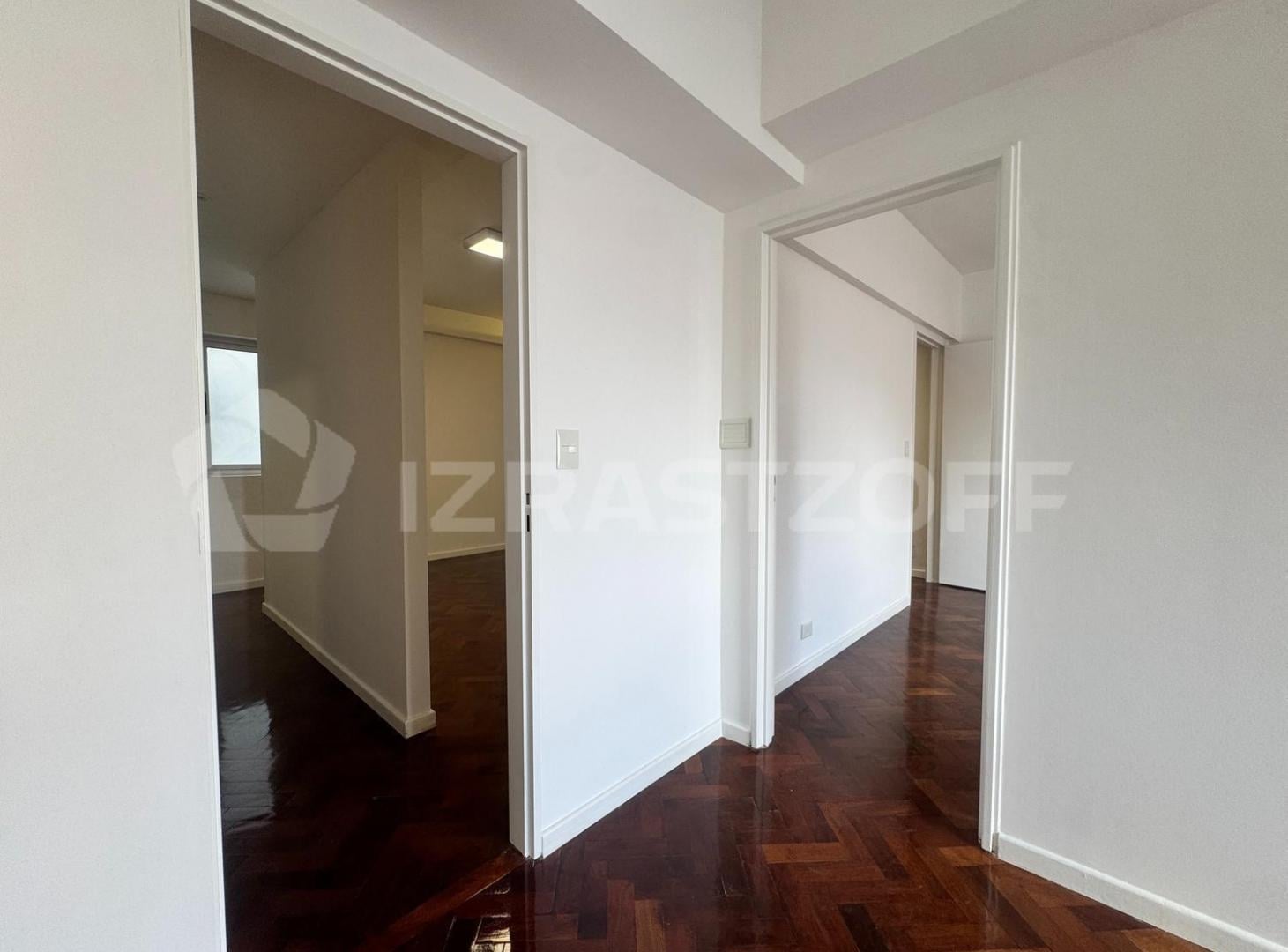 Foto de VENTA OFICINA COMERCIAL REFACCIONADA TOTAL - SAN NICOLAS A MTS AV, imagen 5