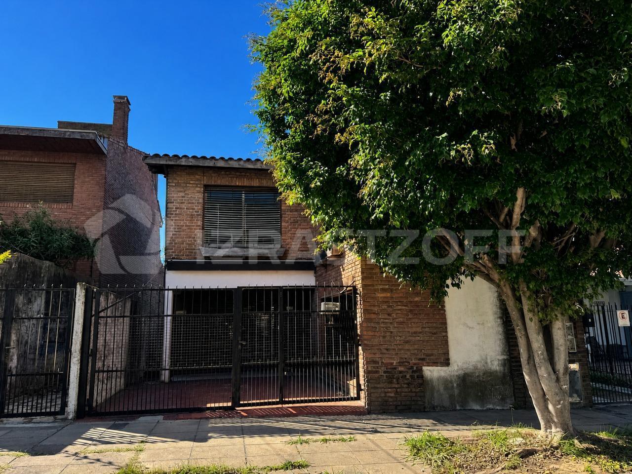 Foto de Venta Chalet/PH 7 amb a refaccionar c/cochera, pileta/parrilla/jardin, imagen 1