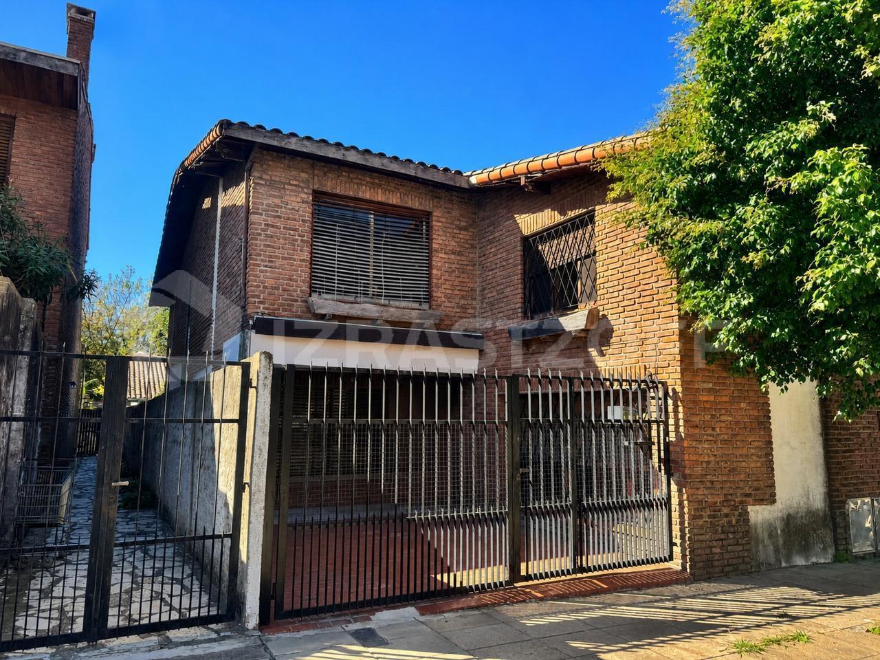 Foto de Venta Chalet/PH 7 amb a refaccionar c/cochera, pileta/parrilla/jardin, imagen 5