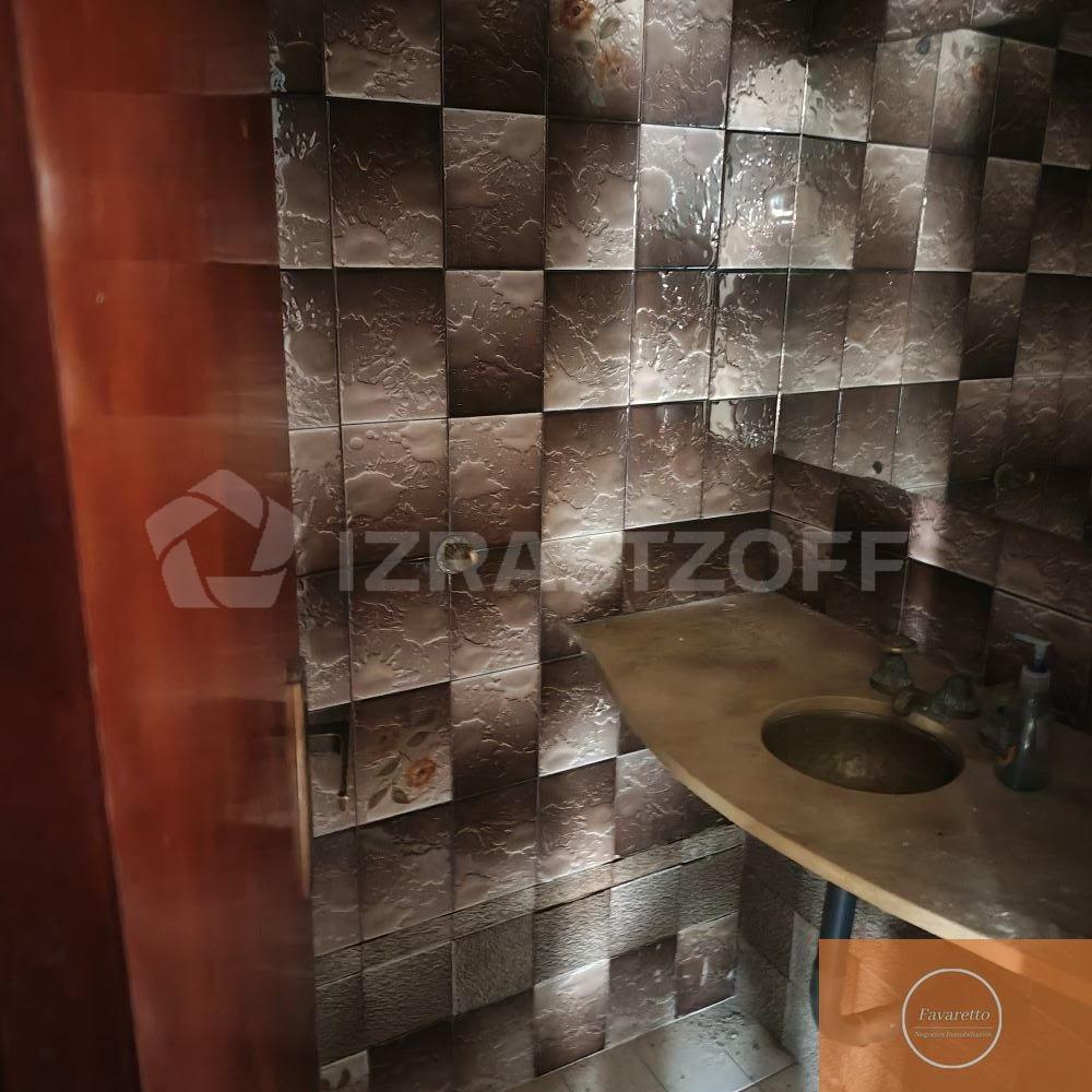 Foto de Venta Chalet/PH 7 amb a refaccionar c/cochera, pileta/parrilla/jardin, imagen 2