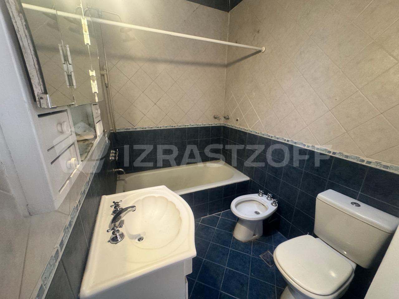 Foto de Venta amplio PH Planta Alta 4 amb con Balcon/Terraza/Parrilla - Florida, imagen 5