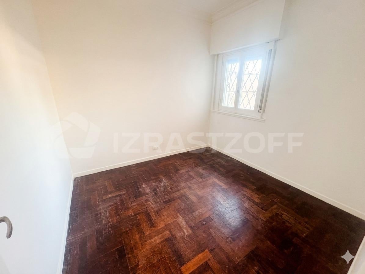 Foto de Venta amplio PH Planta Alta 4 amb con Balcon/Terraza/Parrilla - Florida, imagen 4