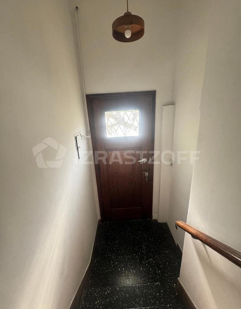 Foto de Venta amplio PH Planta Alta 4 amb con Balcon/Terraza/Parrilla - Florida, imagen 2