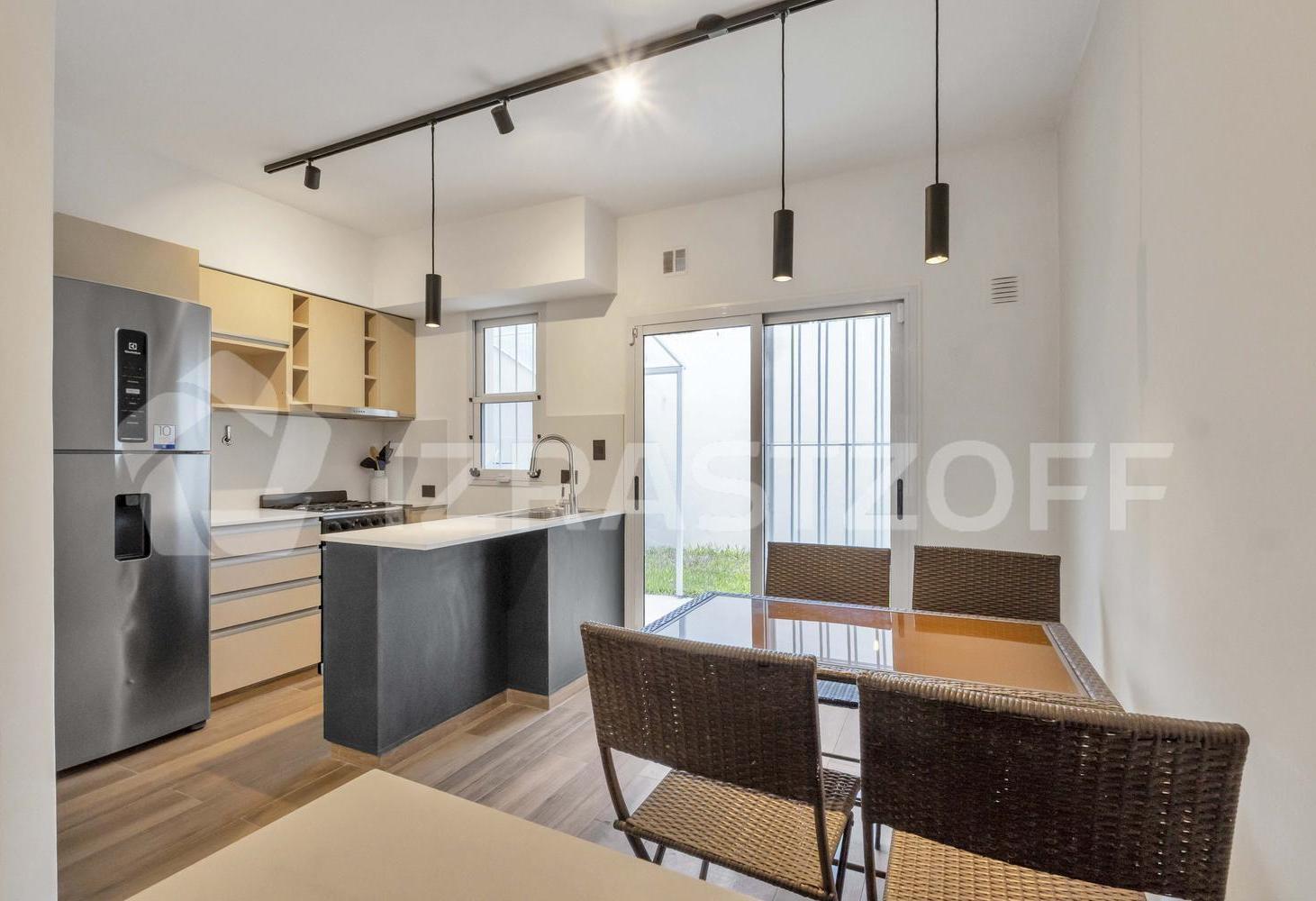 Foto de Venta Duplex Moderno 4 amb Premium, a nuevo! jardin/cochera - Florida, imagen 1