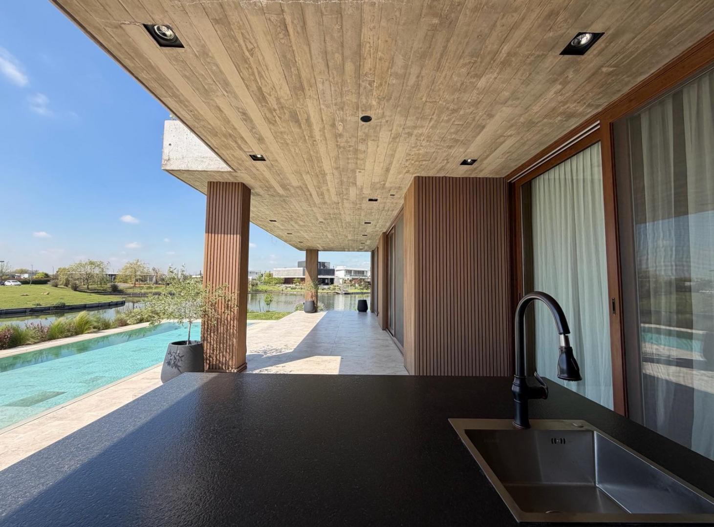 Foto de Casa en venta 5 dormitorios en Virazón, Nordelta, con costa de más de, imagen 1