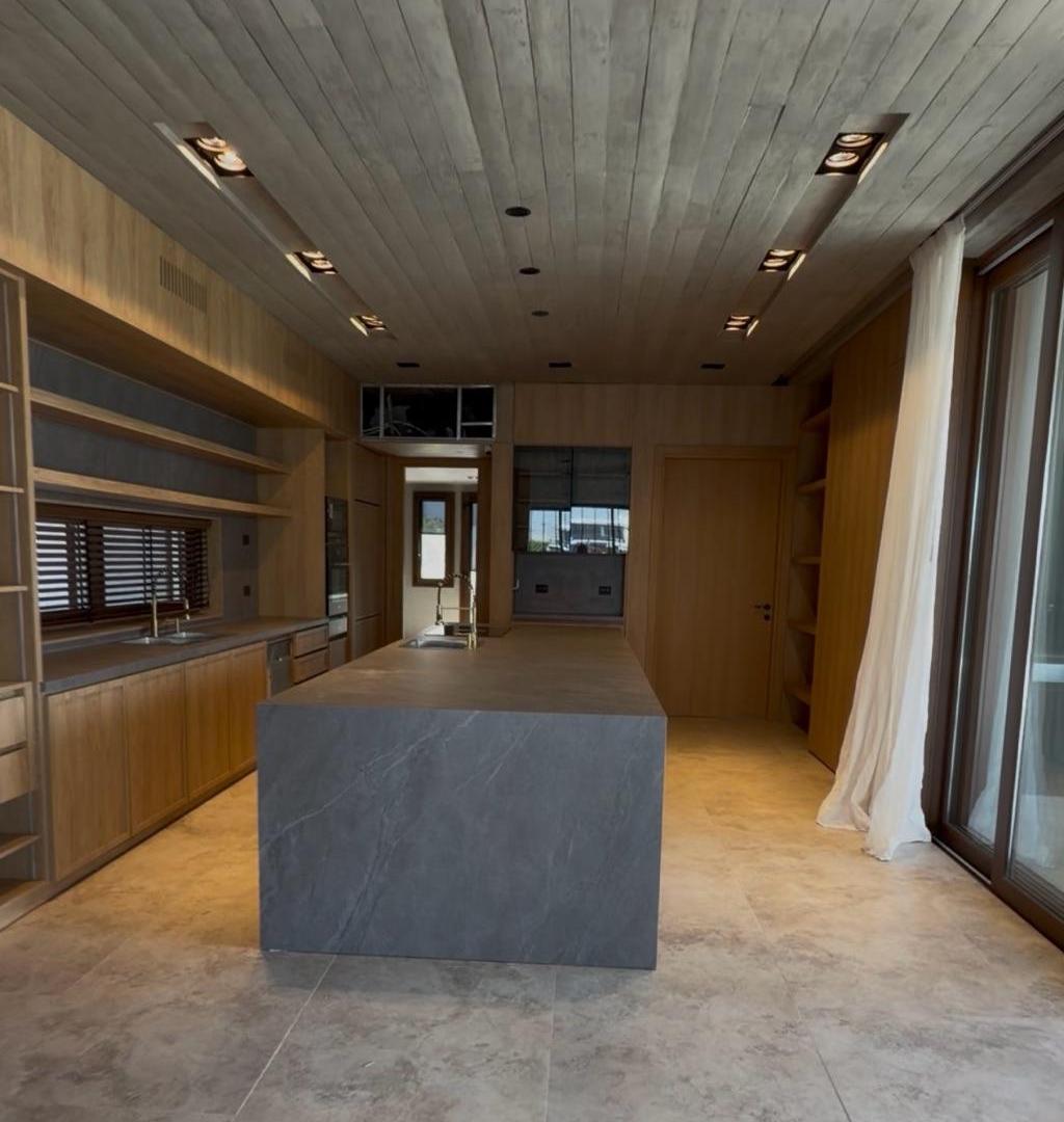 Foto de Casa en venta 5 dormitorios en Virazón, Nordelta, con costa de más de, imagen 3