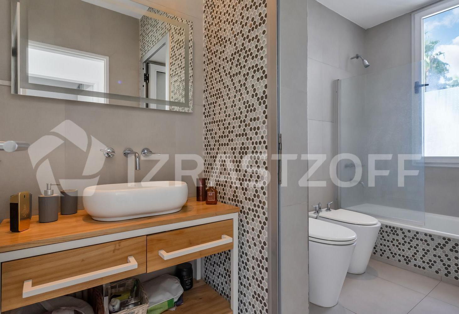 Foto de Casa en La Pradera de 3 dormitorios estilo moderno RETASADA !!, imagen 3