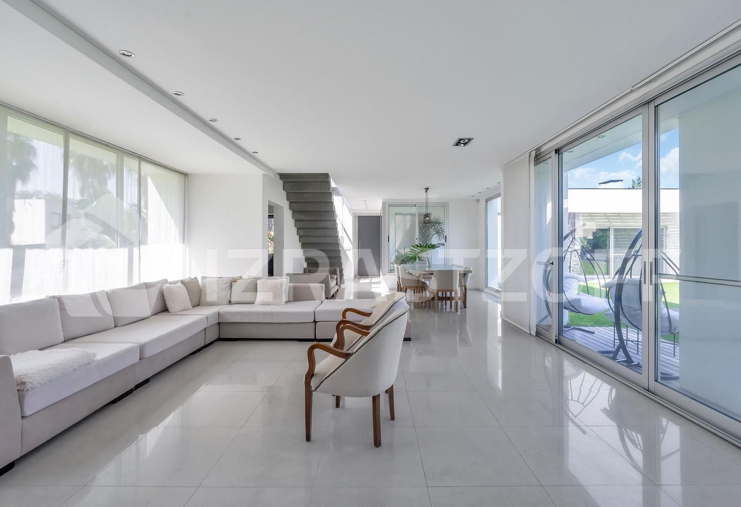 Foto de Casa en La Pradera de 3 dormitorios estilo moderno RETASADA !!, imagen 4
