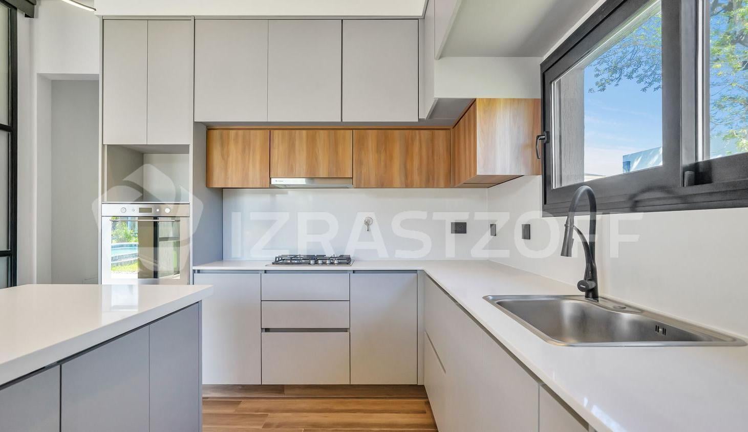 Foto de Casa con construcción de excelencia y gran distribución en una planta, imagen 4