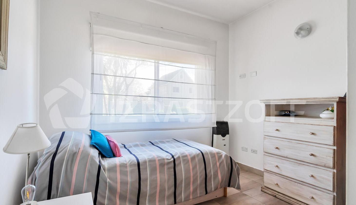 Foto de Casa en venta sobre lote central en La Delfina, imagen 4