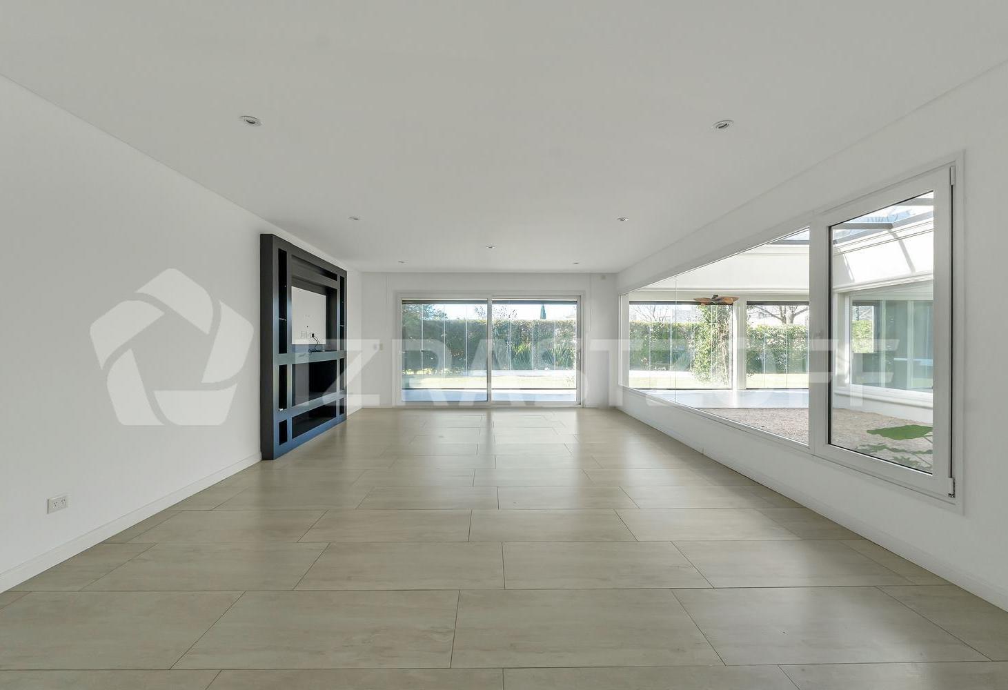 Foto de RESERVADA. Casa en ALQUILER ANUAL Ayres Plaza -Tres plantas, imagen 5