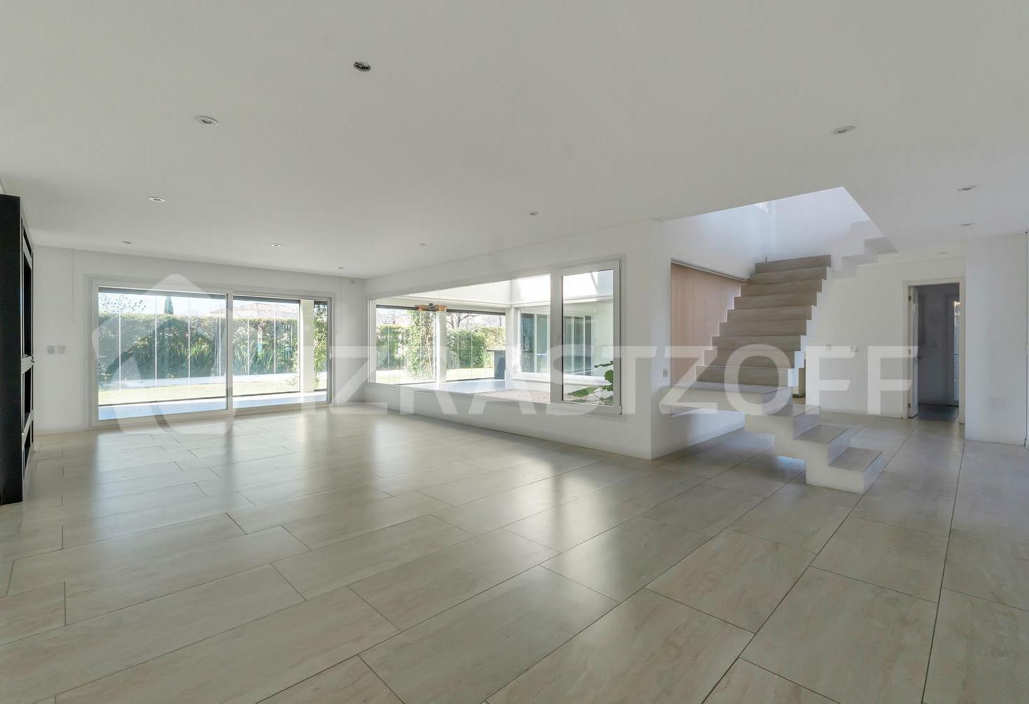 Foto de RESERVADA. Casa en ALQUILER ANUAL Ayres Plaza -Tres plantas, imagen 4