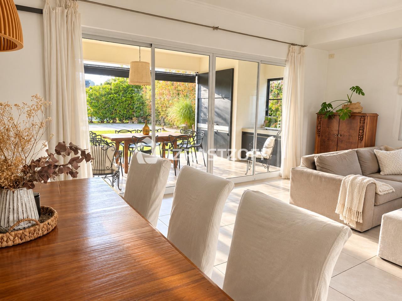 Foto de Casa a la Venta y Alquiler Temporario - Barrio Los Alisos - Nordelta, imagen 5