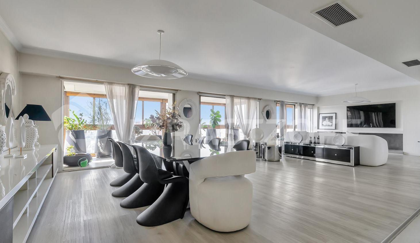 Foto de Duplex de 7 ambientes en venta con jardín en Belgrano. Amenities, imagen 1