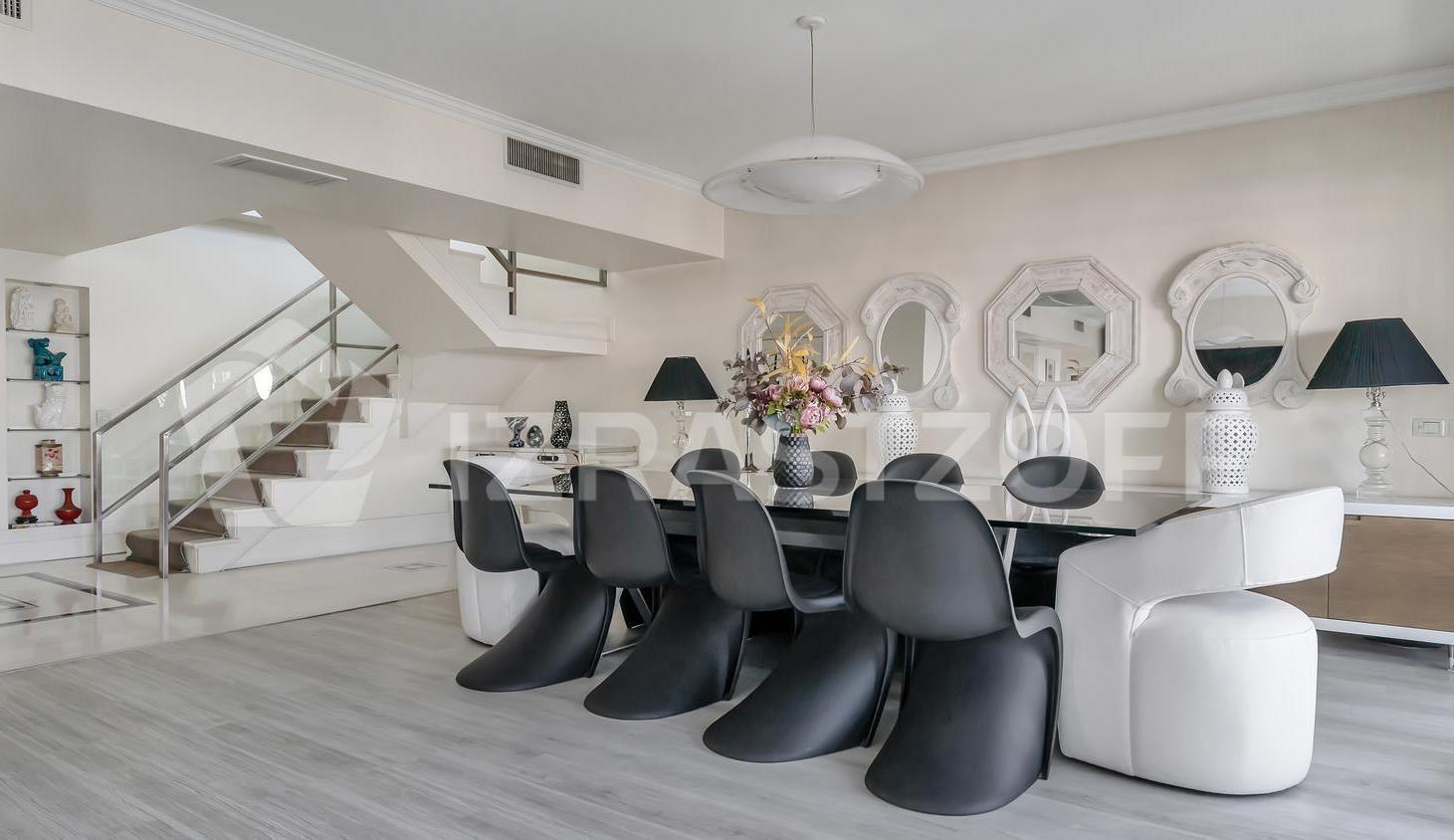 Foto de Duplex de 7 ambientes en venta con jardín en Belgrano. Amenities, imagen 4