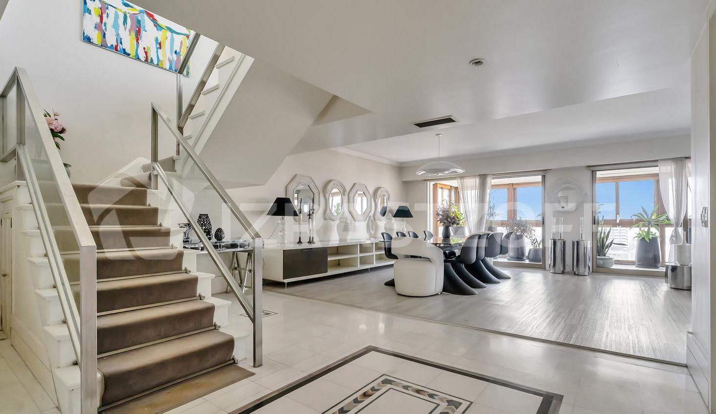 Foto de Duplex de 7 ambientes en venta con jardín en Belgrano. Amenities, imagen 2