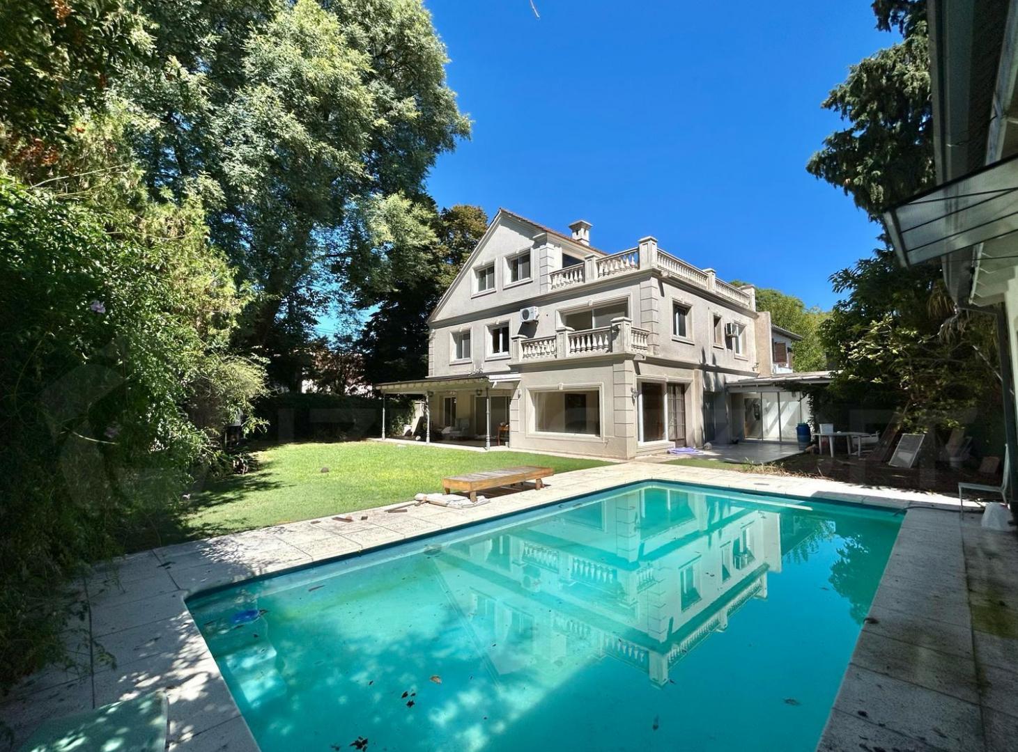 Foto de Venta de casa de estilo francés en Acassuso, imagen 2