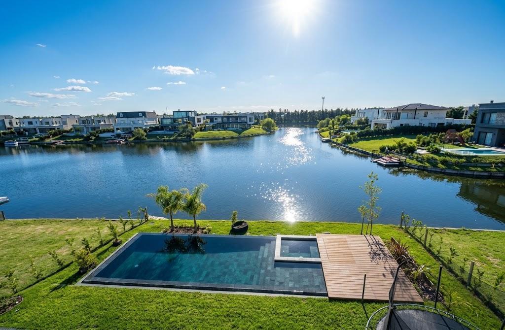 Foto de Casa en venta en Virazón. Nordelta-4 suites-A la laguna, imagen 1