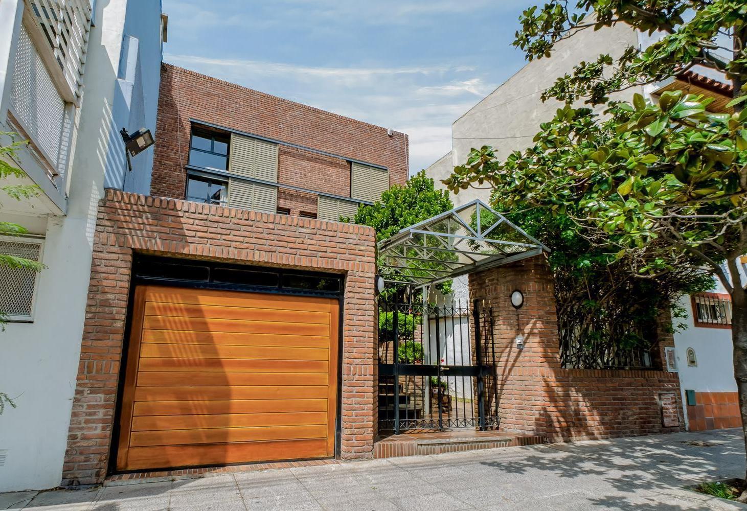 Foto de Venta de casa de 4 pisos y 7ambientes en Palermo con Pileta y Garage, imagen 2