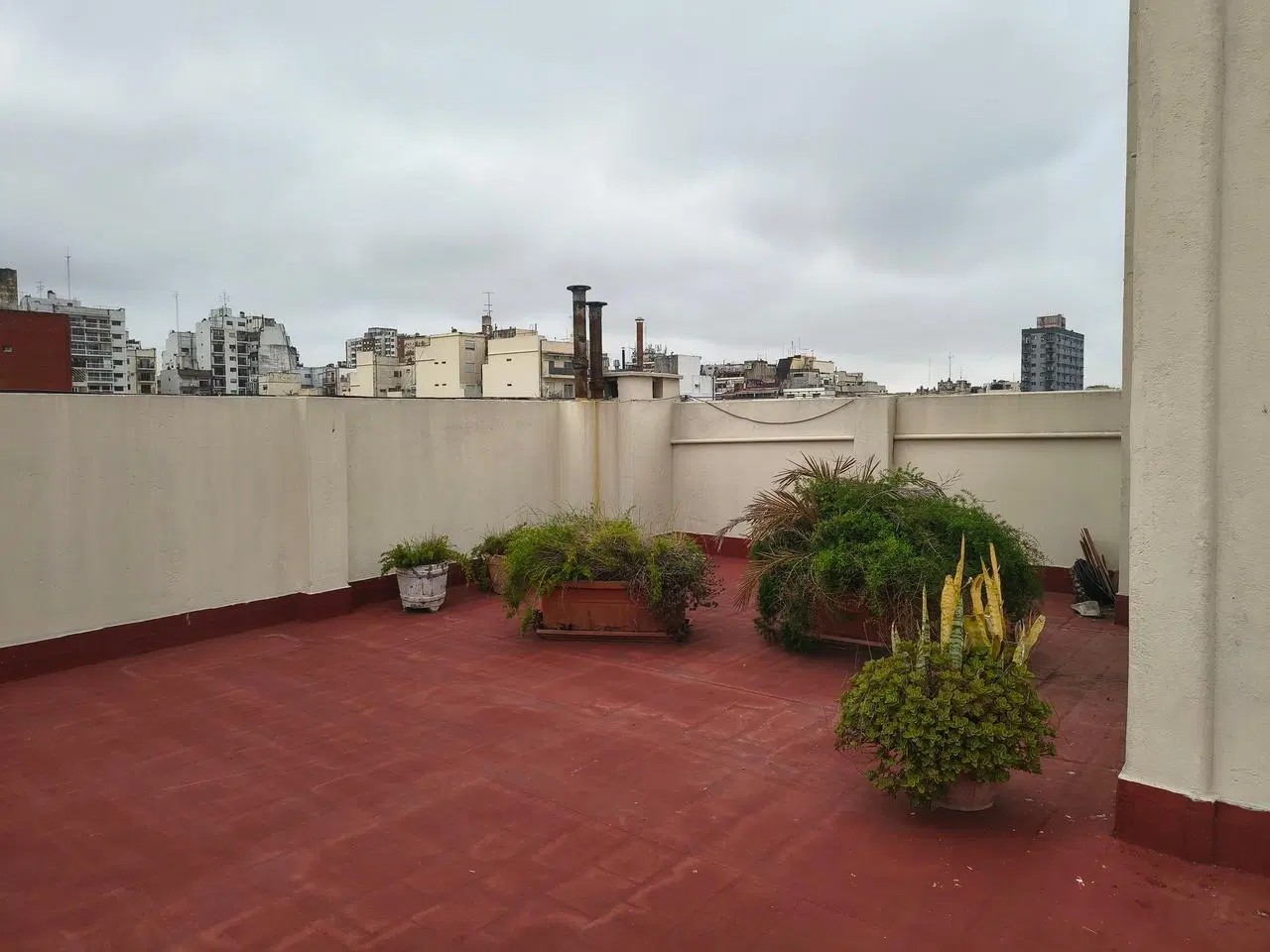 Oportunidad:  venta de amplio  Dto 54m² con Patio con techo Corredizo 3