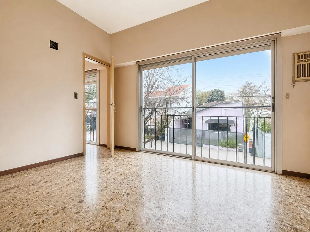 PH con gran cocina comedor, patio aterrazado y parrilla | Vivienda o estudio profesional 3