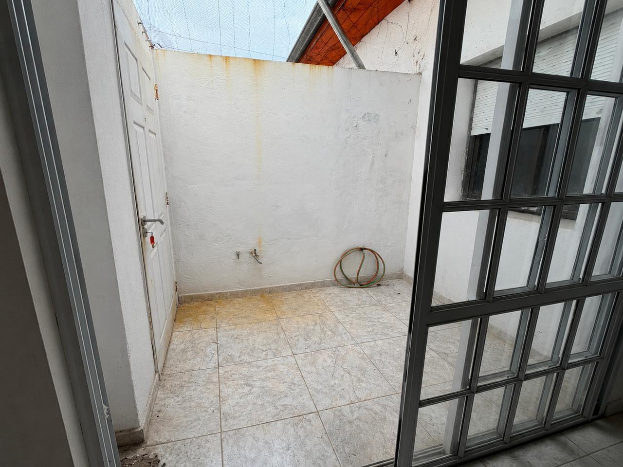 Foto de PH 1 Ambiente con Patio | 39 m² | Av. 1 125 | La Plata, imagen 3