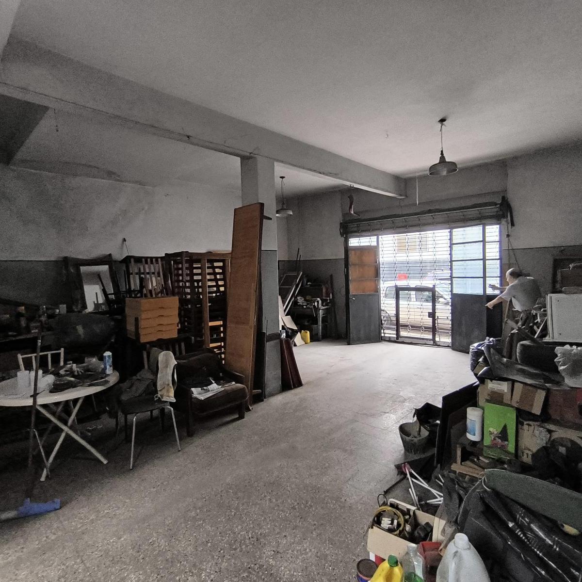 Único Local Comercial con Vivienda, Parque, Pileta y Quincho 2