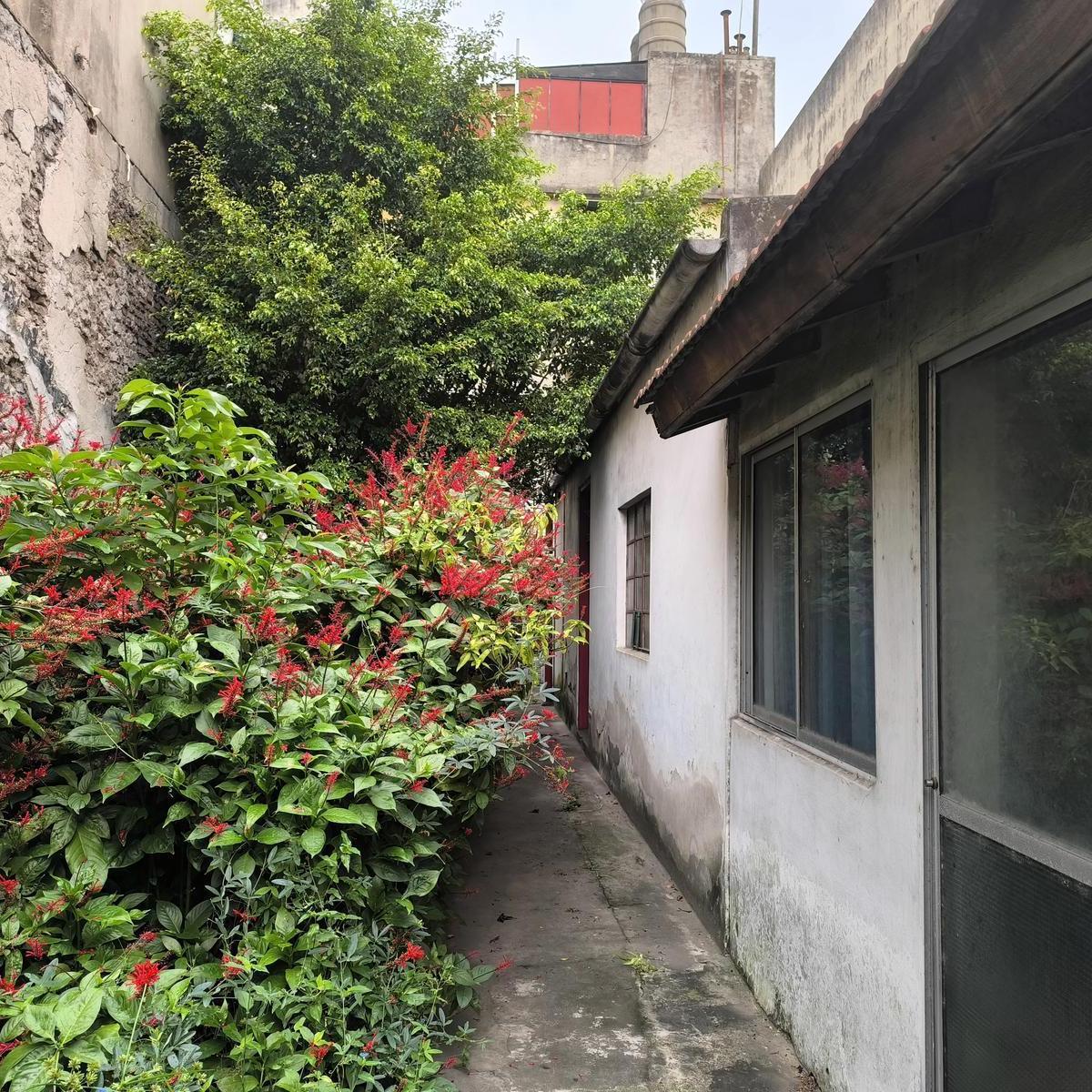 Único Local Comercial con Vivienda, Parque, Pileta y Quincho 4