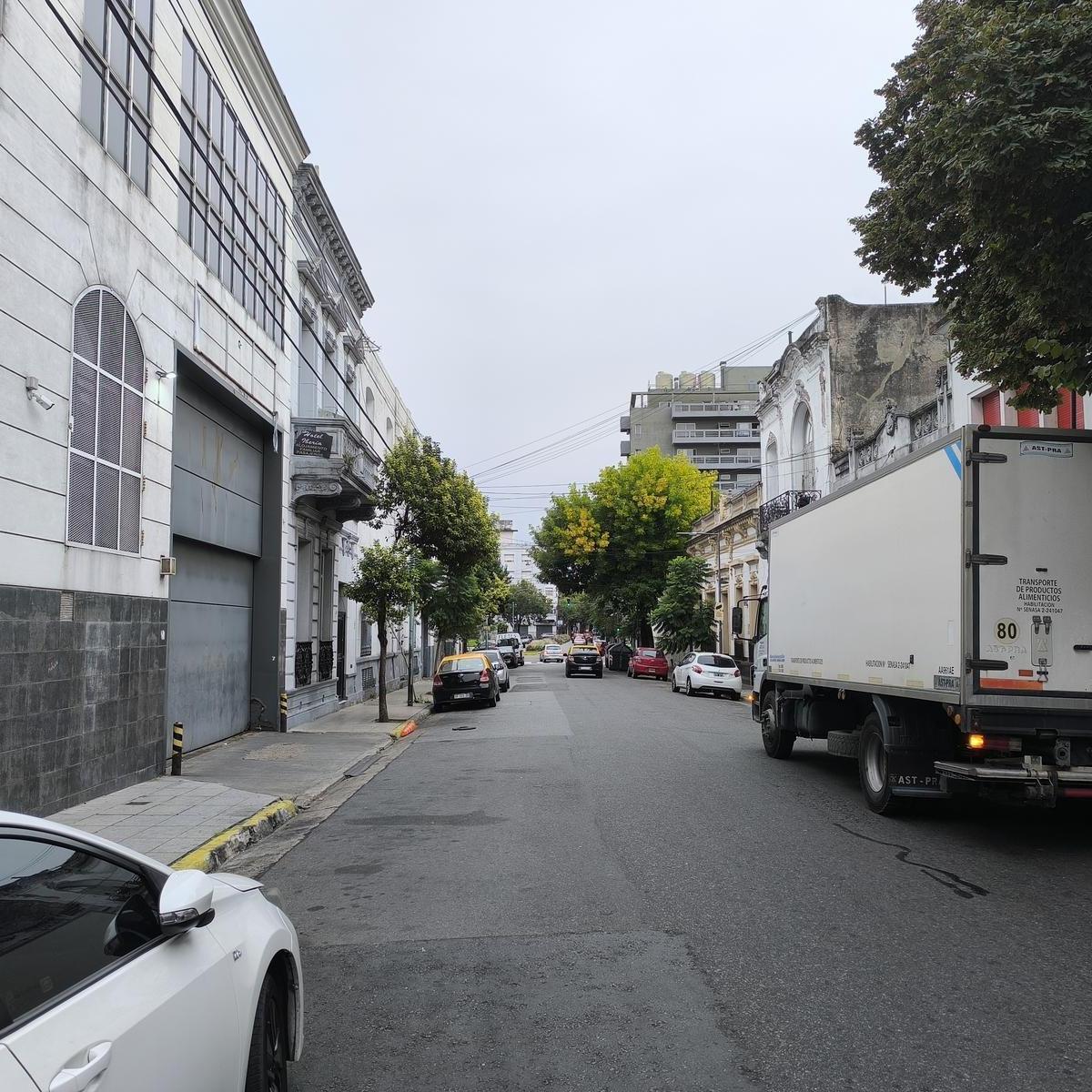 Único Local Comercial con Vivienda, Parque, Pileta y Quincho 1
