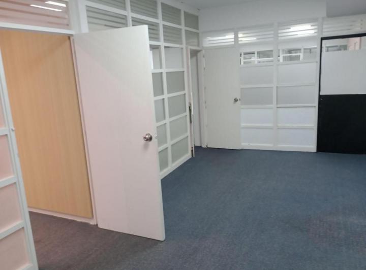 Foto de Única Oficina de 460 m2 Edificio con imagen corporativo!!!!, imagen 5