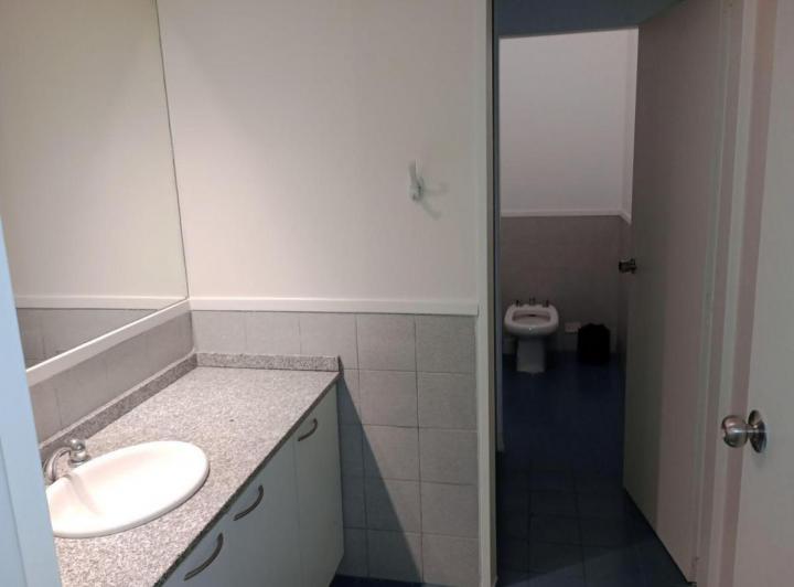 Foto de Única Oficina de 460 m2 Edificio con imagen corporativo!!!!, imagen 3