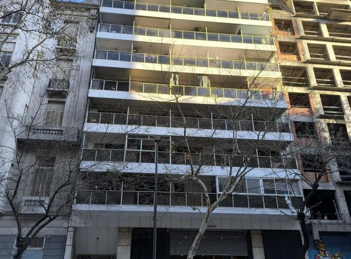 Único 1 Ambiente impecable listo para entrar con balcón!!! Oportunidad!!!! 2