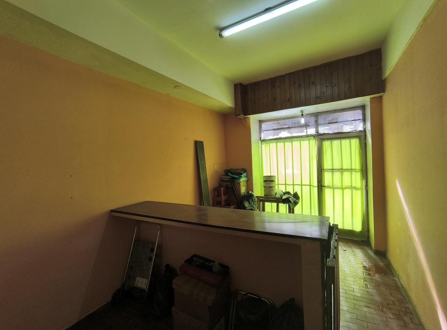 Foto de Local Comercial de 30 m2 en Parque Patricios con mucho potencial, imagen 5