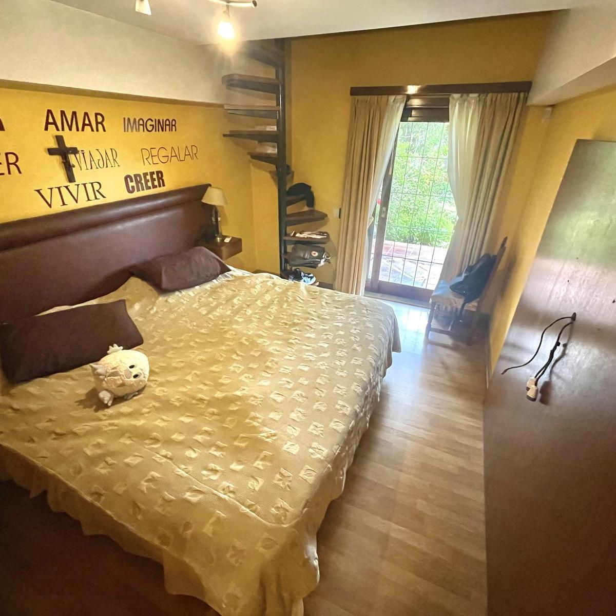 Casa 6 Ambientes en Lomas Este 5