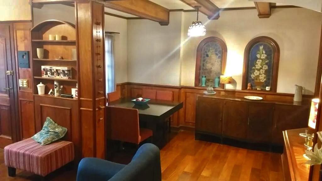 Foto de Casa 5 ambientes con pileta - Banfield Este, imagen 4