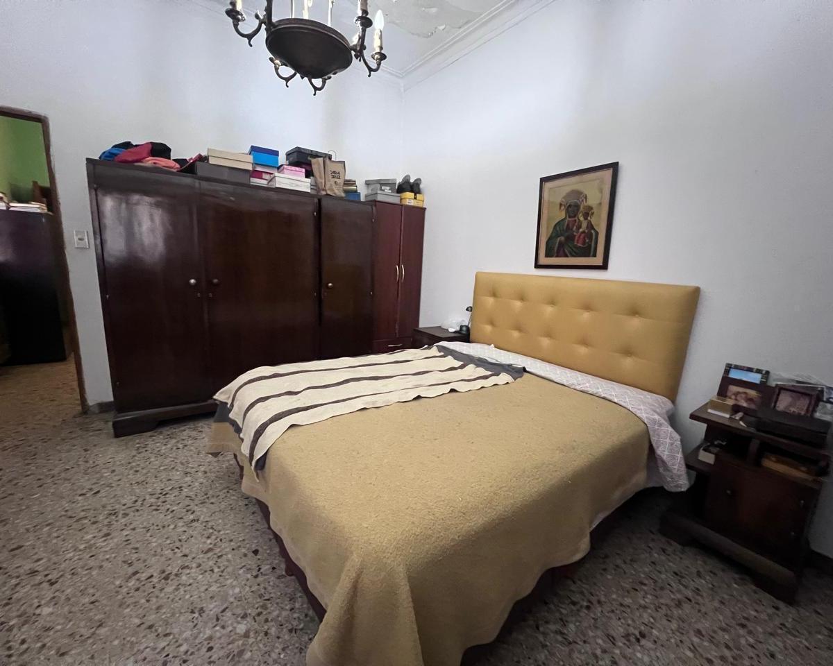 ¡Oportunidad, Ideal Inversores! Casa en Inmejorable Ubicació 2