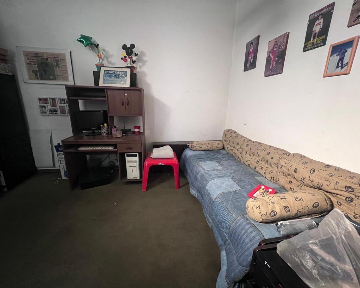 Casa Para Dos Familias en Valentin Alsina 4