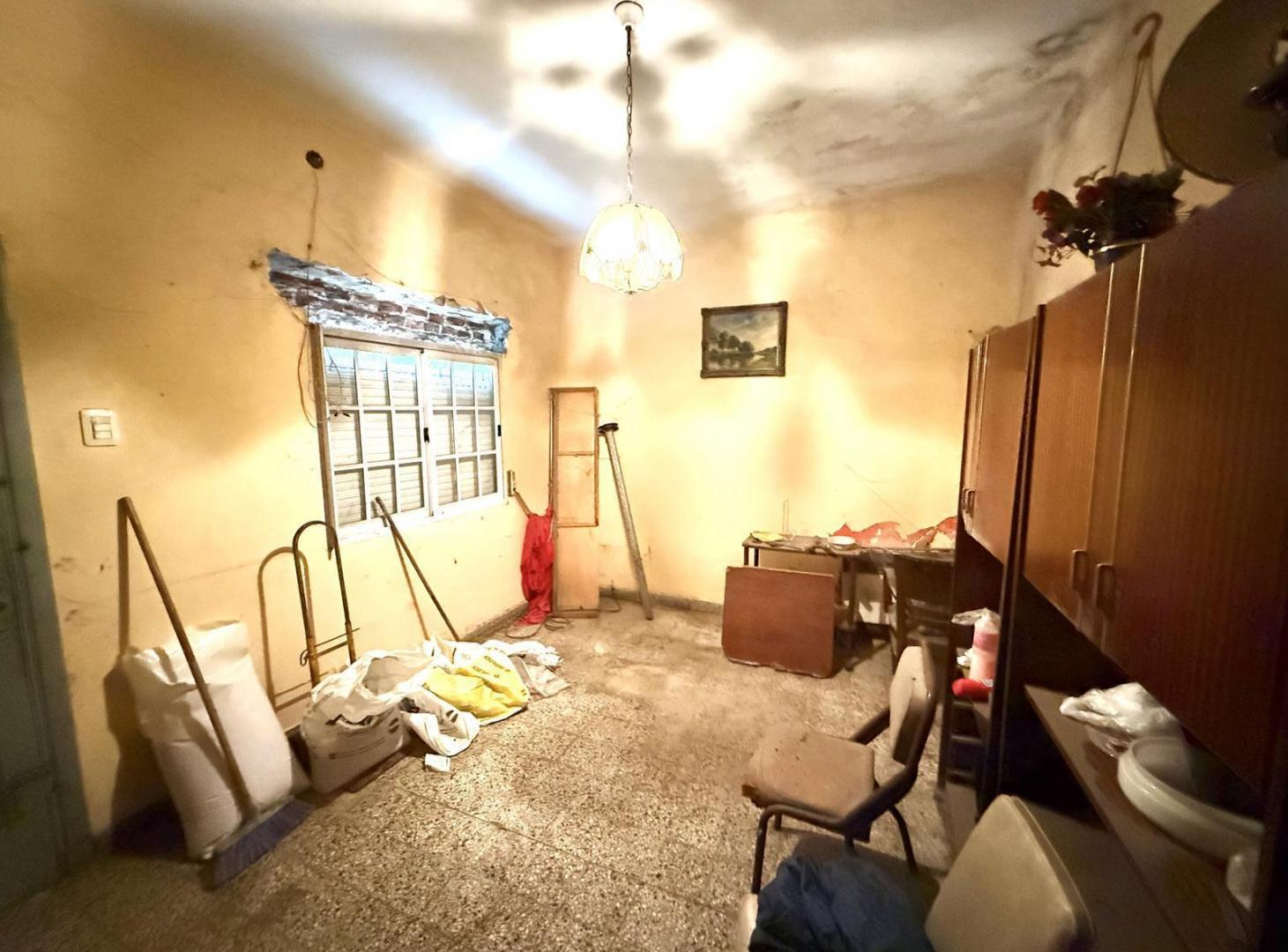 Casa para reciclar o refaccionar en Amplio Terreno